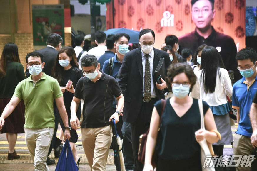 受訪者對疫情的憂慮普遍減輕。資料圖片