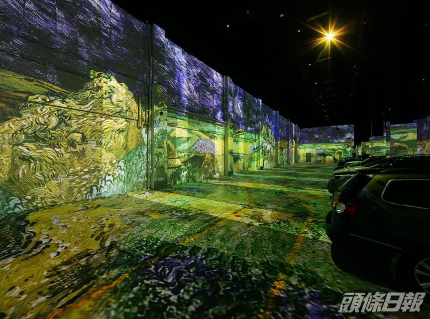 主辦單位讓藝術愛好者能開車進入展場觀展。「Immersive Van Gogh Exhibit」FB圖片