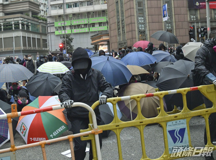 究竟四日長假會否又有街頭衝突,警方也不敢掉以輕心。資料圖片