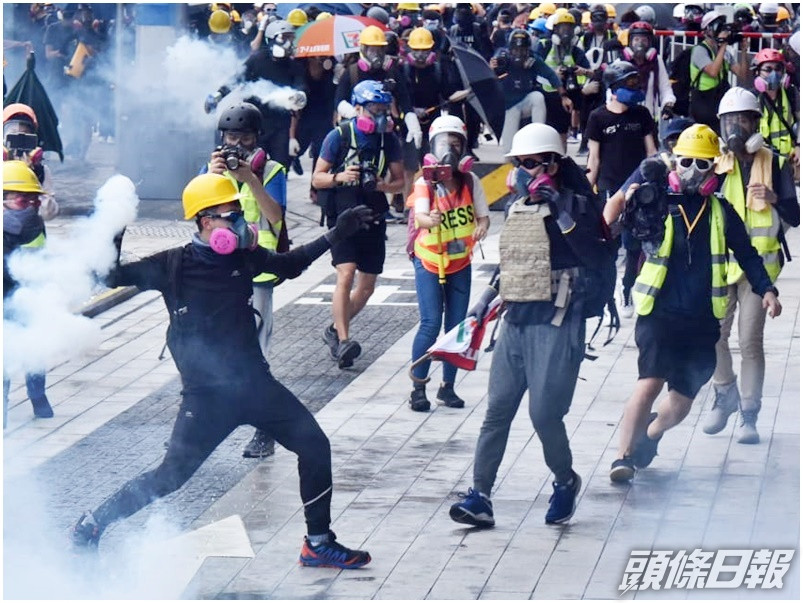 張建宗指,修訂通例後,記者將一如既往,可以在公眾地方自由採訪。資料圖片