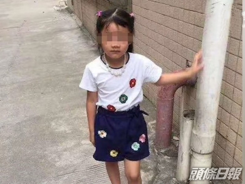 女童失蹤3日後,警方最終在鄰居的後院尋獲其遺體。網圖