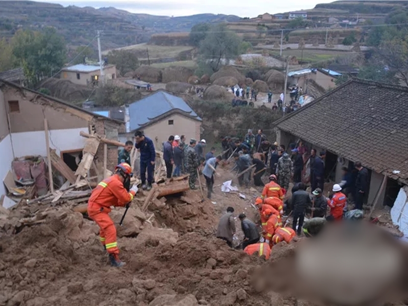 甘肅發生山泥傾瀉,造成農戶住房3間房屋倒塌。 網圖