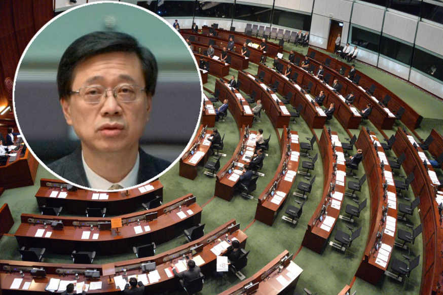 李家超回應指,有關的制服設計屬於警隊內部資料,自己手頭上沒有資料。