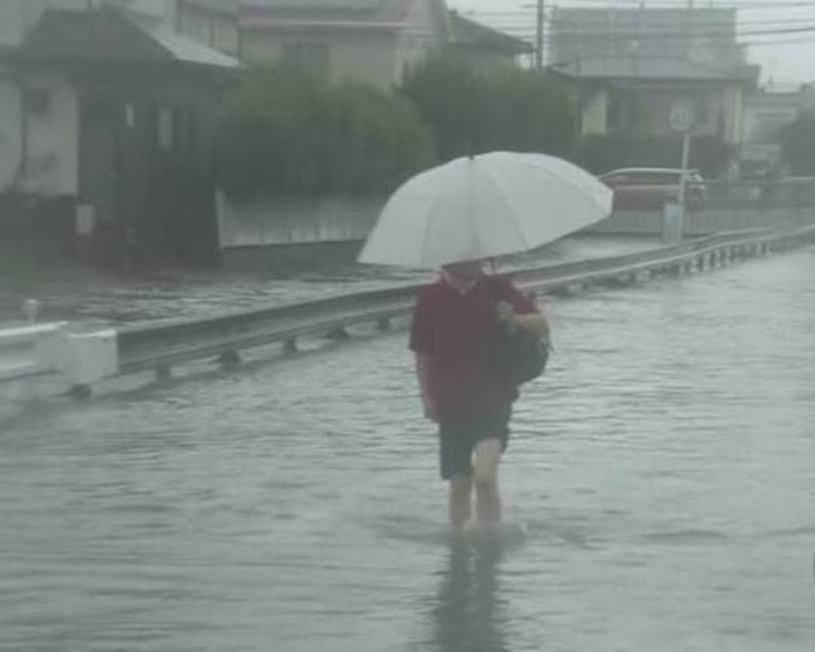 福岡縣多處嚴重水浸。NHK