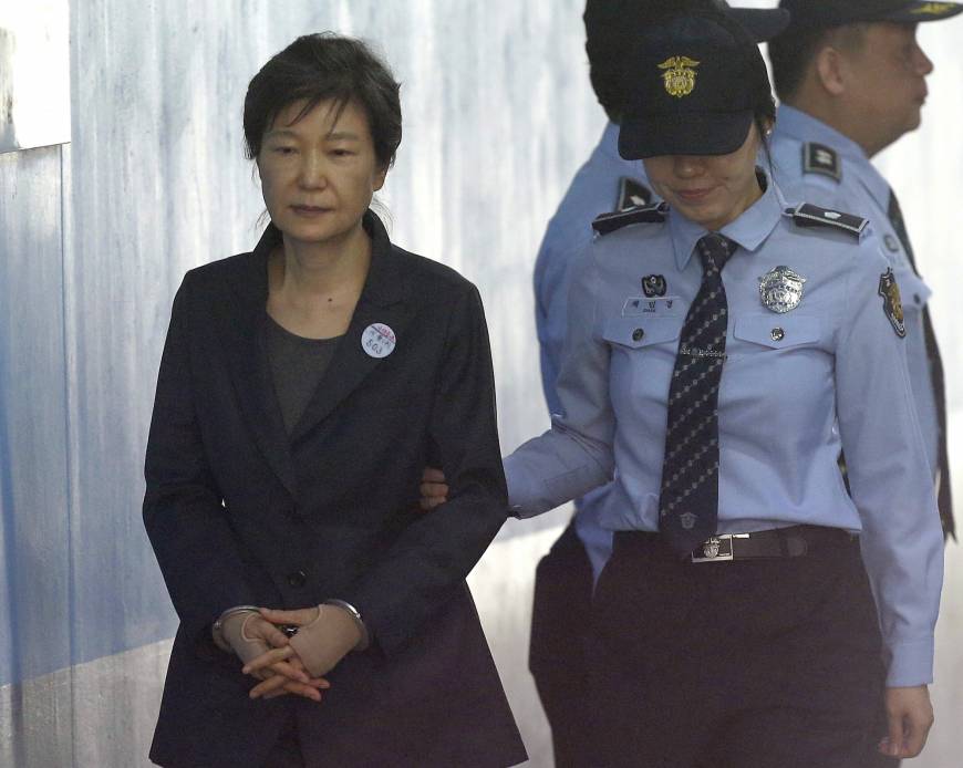 正在服刑的南韓前總統朴槿惠因為肩部症狀沒有好轉。 AP