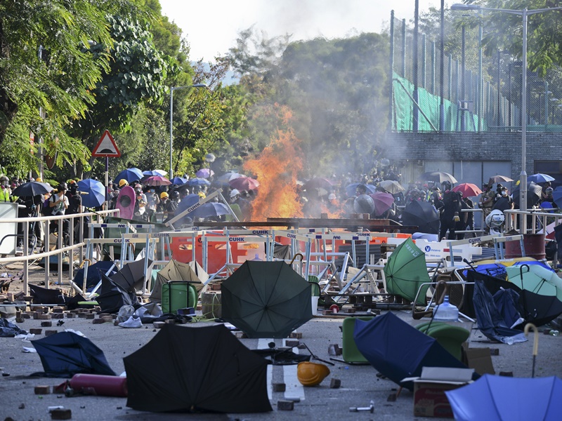 中大校園内早前爆發激烈警民衝突,校園遭破壞。資料圖片