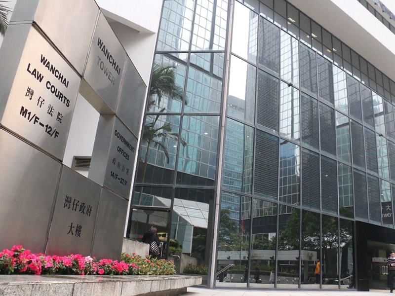 一名協助偽造文書的職員被控10項串謀製造虛假文書罪,案件今於區域法院開審。資料圖片