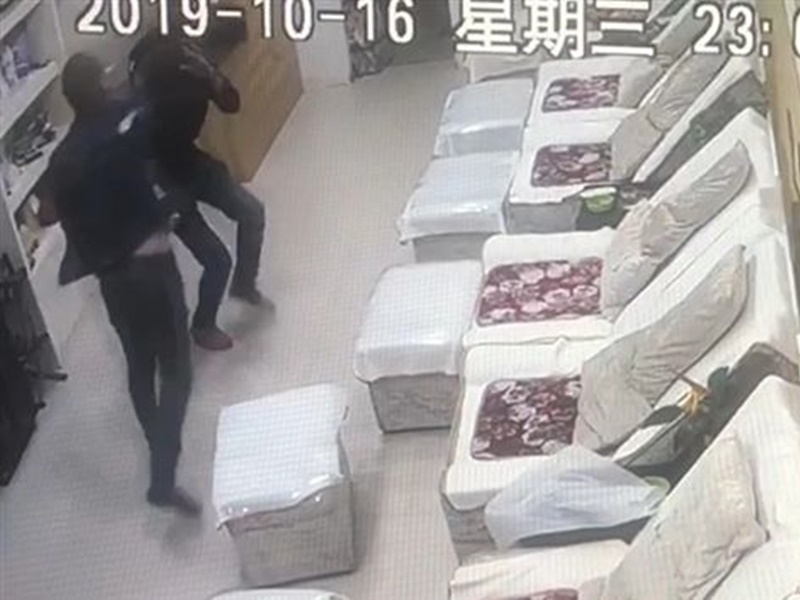 按摩師被毆打。網上圖片