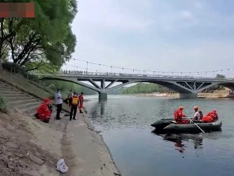 小娟從丁灣橋跳下。網圖