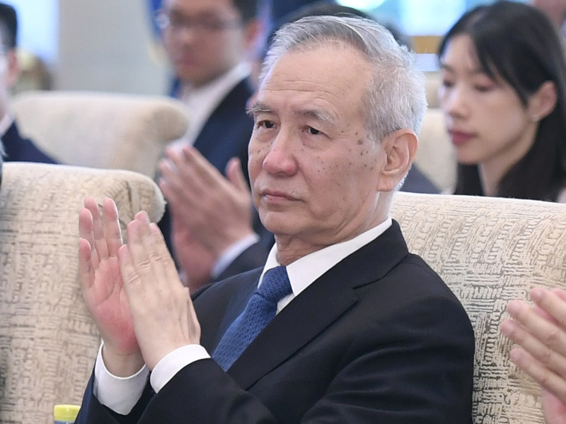 報道指劉鶴邀請華府官員到北京舉行面對面貿易談判。(新華社)