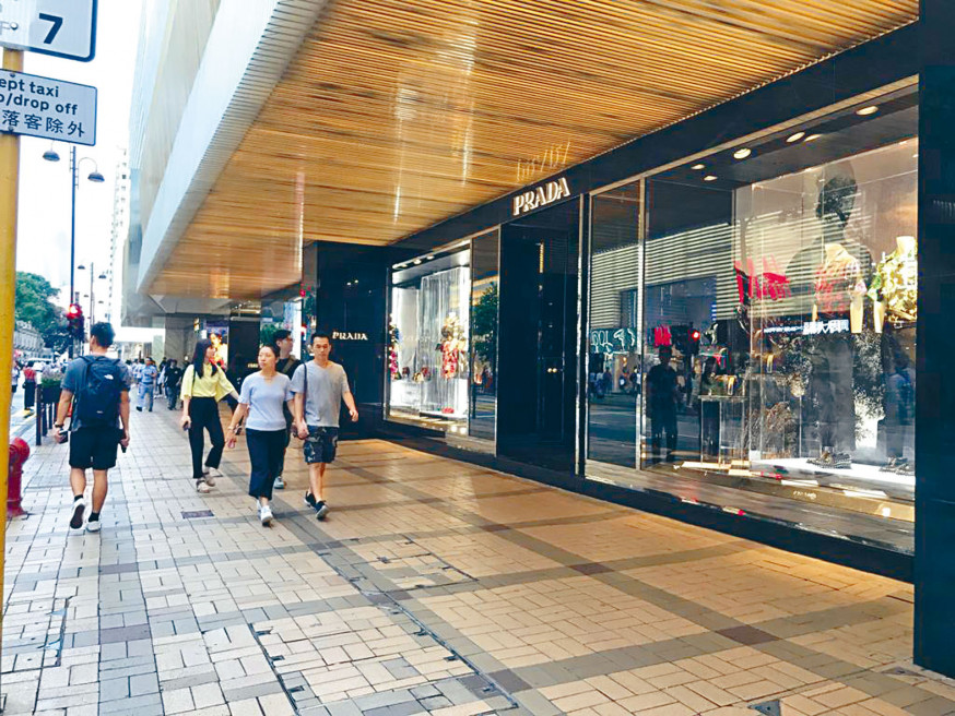 示威遊行令零售及旅遊業受創,店鋪生意大受打擊。