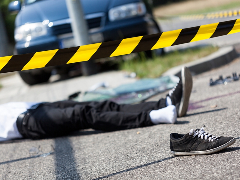江西一名男子因交通肇事致人死亡後駕車逃逸並翻車,還叫妻子留在現場幫其「頂包」。 示意圖
