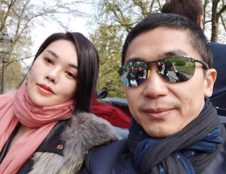 「針織大王」羅定邦的34歲孫女羅貝兒與其丈夫。 Danny Chi FB圖