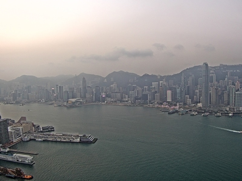預測今日局部地區有驟雨。天文台圖片