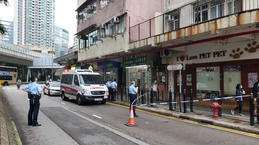 警方於現場拉起封鎖線調查。
