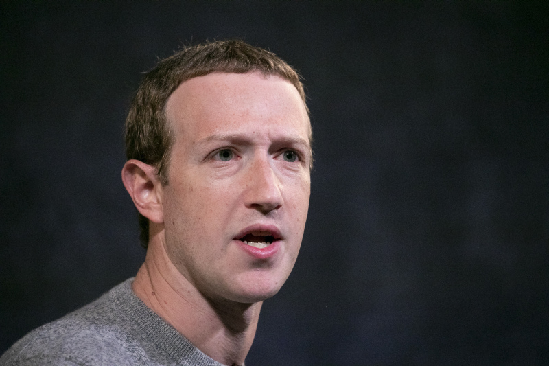 Facebook員工不滿朱克伯格(圖)未有遮蔽特朗普爭議貼文。AP圖