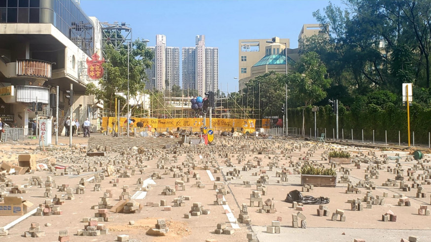 九龍塘浸會醫院附近的路障。