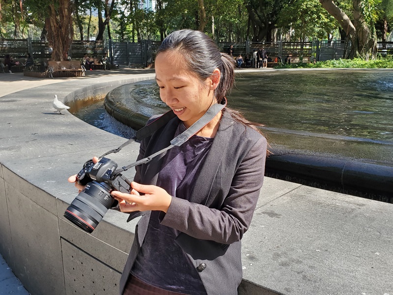 九十後高材生趙舜茹創立社企,以攝影連結二十三個國家的弱勢女性。資料圖片