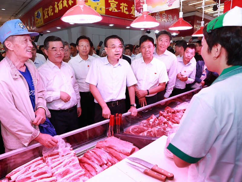 甘肅爆發非洲豬瘟,李克強到訪考察問豬價。(網圖/資料圖片)