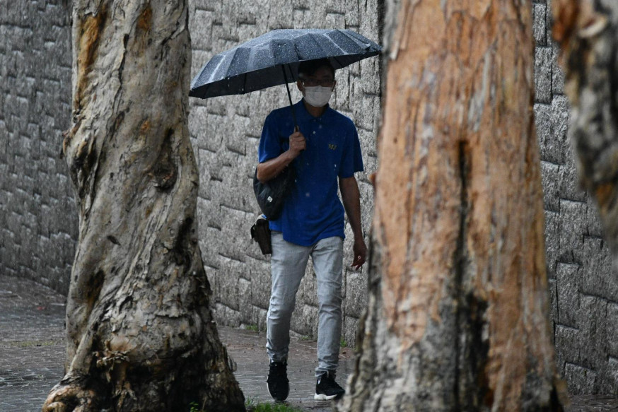 天文台預料本港地區今日大致多雲,有幾陣驟雨,早晚局部地區有雷暴。資料圖片