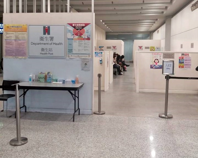 衛生防護中心在機場禁區設立麻疹疫苗接種站,為有需要的機場工作人員接種疫苗。