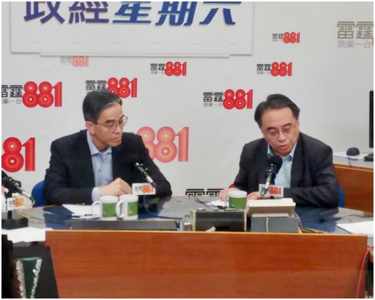 劉天成指港鐵保安員數目已由原來的100人大增至約600人。右為金澤培。