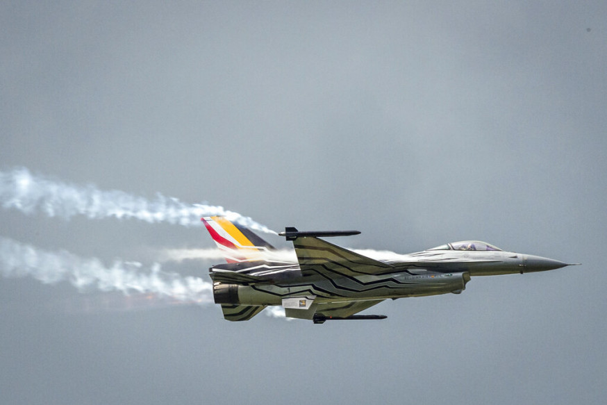 比利時空軍一架F-16戰機因為引擎故障在法國墜毀。AP