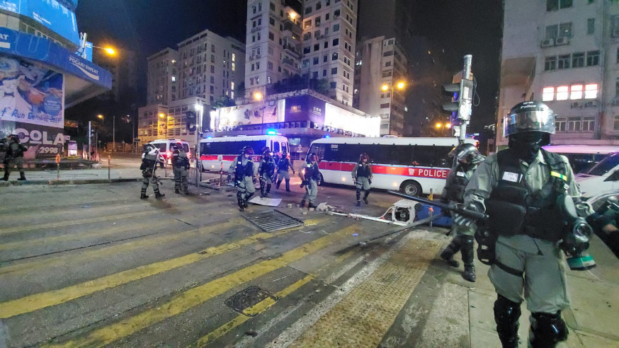 警方清理路障