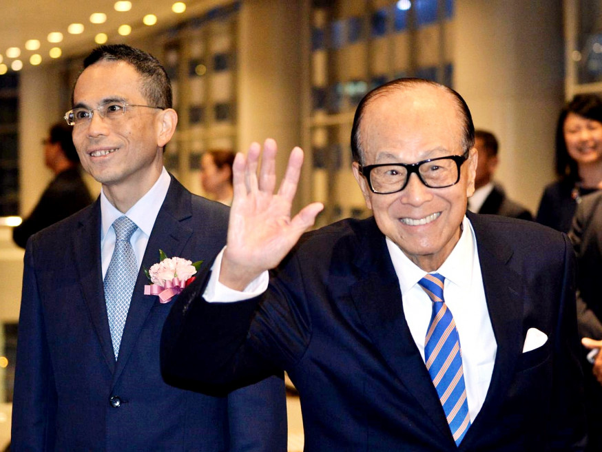 李嘉誠退休後,首次以資深顧問身份出席集團周年晚宴。