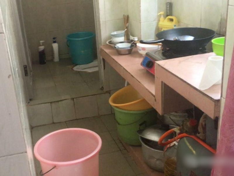 深圳一名孕婦在洗澡時觸電身亡,其丈夫懷疑當時赤腳衝進浴室救人。 網圖