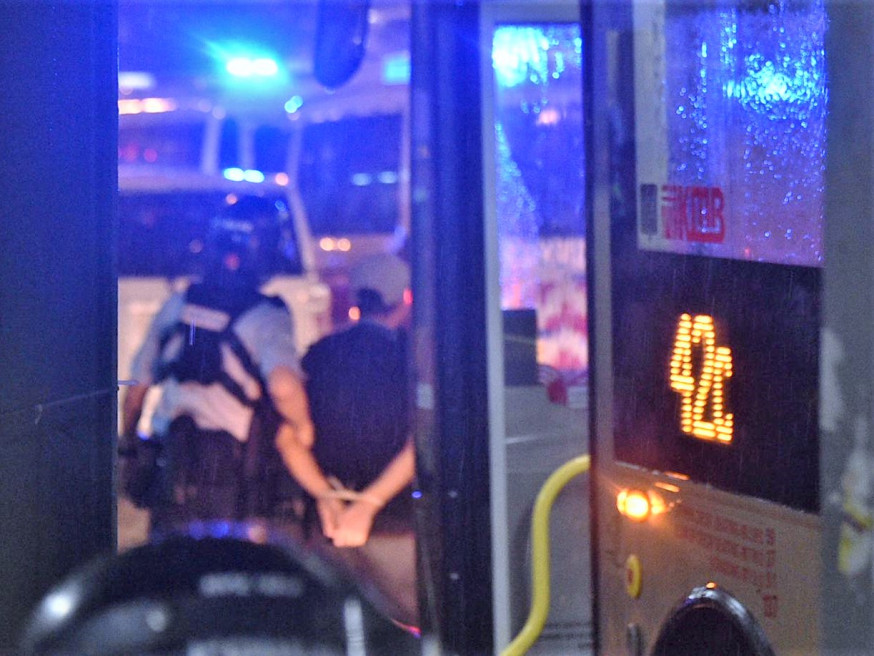 警方拘捕多人。