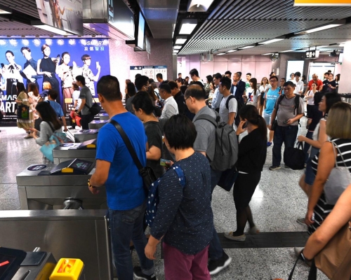 港鐵晚上10時收車。資料圖片