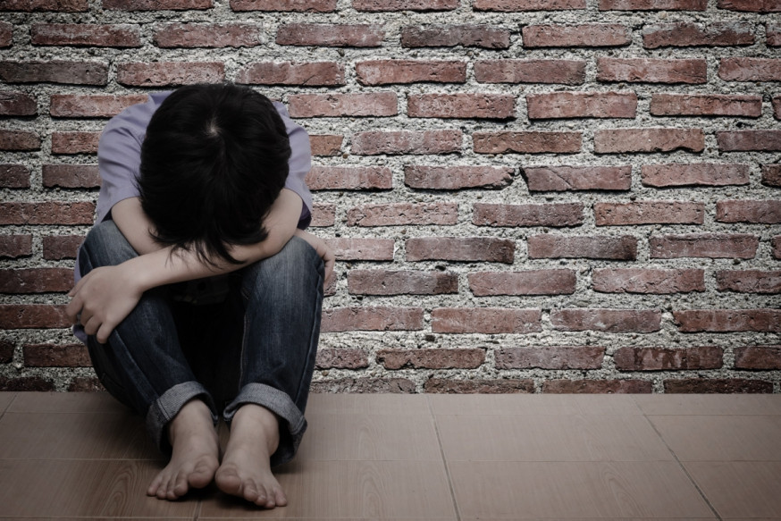 單親母因9歲兒子偷錢,涉用皮帶狠抽兒子半小時。示意圖