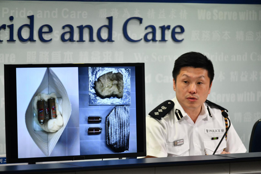 謝振中表示,警方檢獲10個涉及壓縮氣燃料爆炸品。