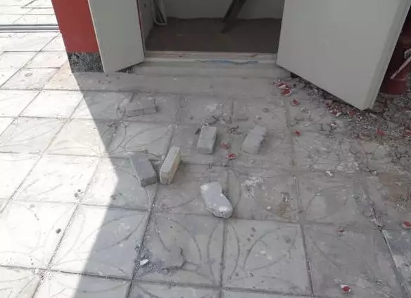 河南省平頂山市發生一宗高空擲物砸傷小學生的事件。 網上圖片