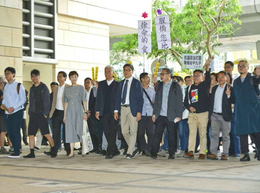 雨傘運動發起人及參與者9名被告今早被判罪成。