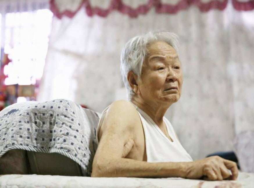 90歲老婦將6名子女養育成人,年老時竟然無子女願意照顧。網圖