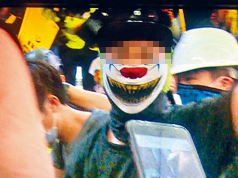 再有一名男子被捕。