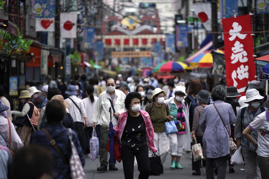 東京新增逾百宗確診個案,是2個月來最多。 AP圖
