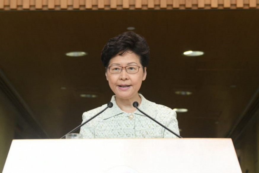 林鄭月娥指暴徒明顯針對警務人員,將全力追究。