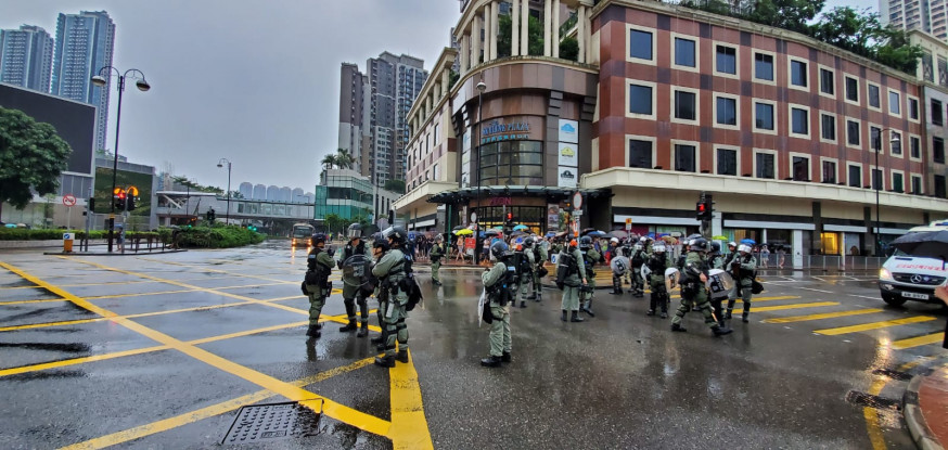 防暴警察增派大河道戒備