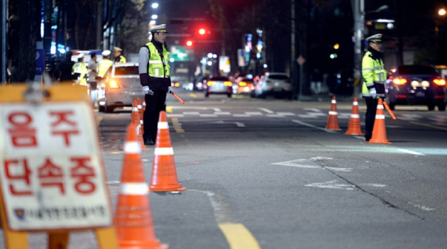 警員在交通事故現場調查。網上圖片