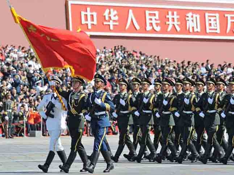 國慶70周年臨近,北京天安門廣場上舉行第二次全流程演練,約28萬人參與。 網圖